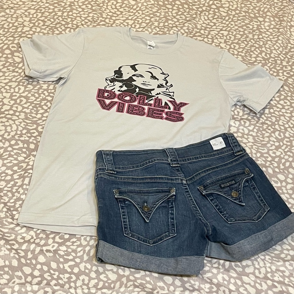 Dolly vibes tee - Picture 5 of 6